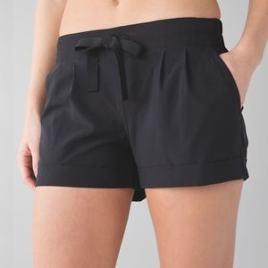 Lulu Lemon Black Spring Break Away Shorts